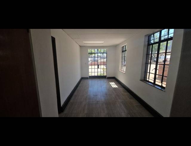 INDUSTRIAL PROPERTY TO RENT IN HALFWAY HOUSE